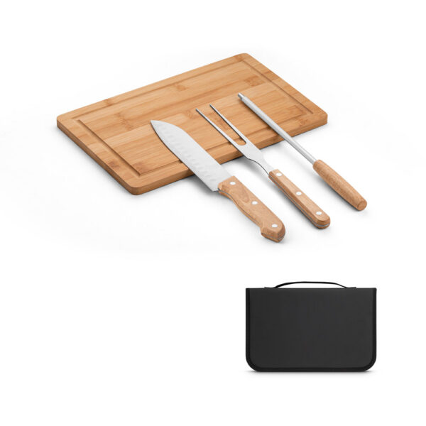 MOUSSAKA. Kit churrasco em estojo de 210D com tábua em bambu e 3 SPBrindes Corporativos - MOUSSAKA. Kit churrasco em estojo de 210D com tábua em bambu e 3 utensílios em aço inox e madeira de