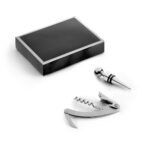 SPBrindes Corporativos - BARREL. Conjunto para vinho em zinco e inox