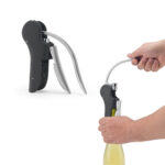 SPBrindes Corporativos - LAGREIN. Saca-rolhas em ABS e zinco com alavanca automática para abertura fácil