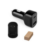 SPBrindes Corporativos - DIRAC. Adaptador de isqueiro com porta USB-A 18W e USB-C 20W em ABS 100% reciclado